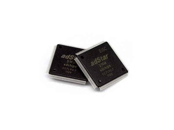 디바이스마트,반도체/전자부품 > 마이크로컨트롤러(MCU) > 기타MCU,(주)에이디칩스,adStar-D16MF512,adStar는 최대 108MHz의 빠른 동작 속도를 가진 32비트 마이크로컨트롤러이며 특히 칩 내부에 내장되는 메모리가 플래시메모리 뿐만 아니라 SDRAM(8MB or 16MB)까지 내장되어 다양한 어플리케이션에 적용 할 수 있다.