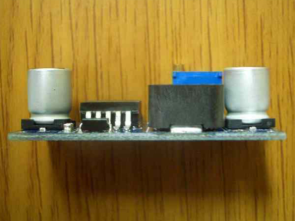 디바이스마트,MCU보드/전자키트 > 전원/신호/저장/응용 > 레벨컨버터/Buck/Boost,네오틱스,DC-DC 스텝다운(강압) 컨버터 (전압변환기) 모듈 (NP-DCSD2),DC-DC 스텝다운 컨버터(전압변환기) 모듈은 입력된 DC 전원(전압)을 사용자가 필요로 하는 전압(DC 1.5V ~ 35V)으로 변경하여 주는 회로입니다. / 입력전압 (DC 3.3V ~ 40V)를 입력하여 모듈의 가변저항기(VR)를 돌려 사용자가 원하는 출력전압 (DC 1.5V ~ 35V)을 출력합니다.