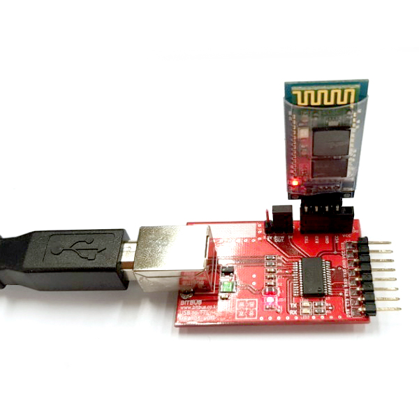 디바이스마트,MCU보드/전자키트 > 개발용 장비 > USB컨버터/RS232컨버터,비트버스,USB to UART TTL 모듈 [MFA-01],USB to Serial 커넥터와 블루투스 연결 커넥터를 포함하고 있습니다 . 이 모듈은 Uart Serial 인터페이스로연결되는 Arduino Mini보드 같은 제품과 호환되어 Arduino스케치 프로그램을 사용할 수 있습니다 . 기존의 Arduino Uno 을 사용할 때 연결되는 USB B Type 케이블을 사용 수 있게 제작 되었습니다 .