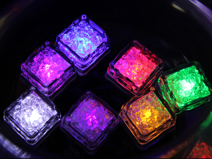 Ice Led Glowing Ice LED Cube - Multi Color Slow Flash / 디바이스마트