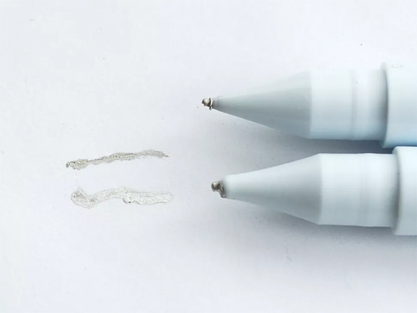 디바이스마트,MCU보드/전자키트 > 전원/신호/저장/응용 > 웨어러블 > 전도성실/직물/펜,Adafruit,Conductive Silver Ink Pen - Micro Tip - CW2200MTP [ada-515],무독성 액체 전도성 펜 입니다. 0.7mm 사이즈 구멍에서 평균 1.5mm 넓이로 사용할 수 있습니다.