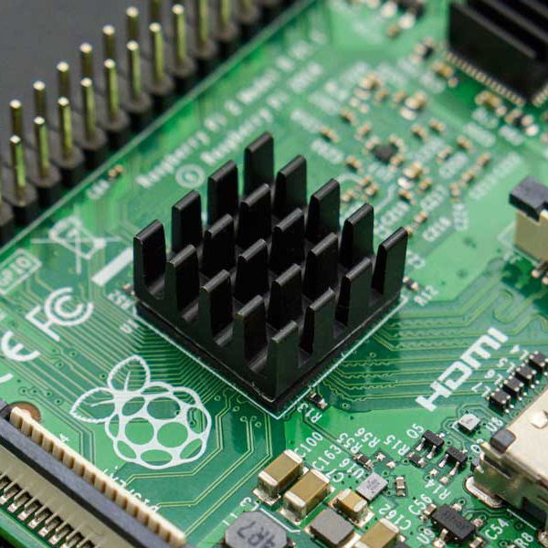 디바이스마트,오픈소스/코딩교육 > 라즈베리파이 > 아답터/방열판/OS/기타,DFROBOT,라즈베리파이 방열판 세트 Raspberry Pi Heatsink Pack [FIT0542],라즈베리파이용 방열판 입니다. 복잡한 작업 처리시 작동 온도를 낮추기 위한 완벽한 사이즈로 준비 되어있습니다. (양면테이프 부착되어있습니다)