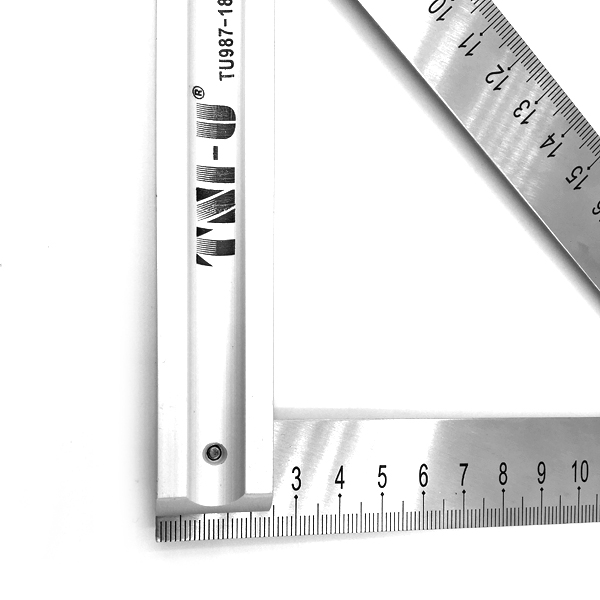 디바이스마트,사무/생활/서적 > 사무용품/오피스 > 일반사무용품 > 칼/가위/자,TNI-U,스테인레스 삼각자 TU-987-180mm,재질: stainless steel / 사이즈 : 180mm / 양면 측정 가능 / 각도 45도,90도 쉽게 변형되지 않는 스테인레스 재질/ 손잡이는 가볍고 튼튼한 알루미늄 재질/  목공,제도 등 다양한 용도로 사용가능 / DIY를 위한 필수품