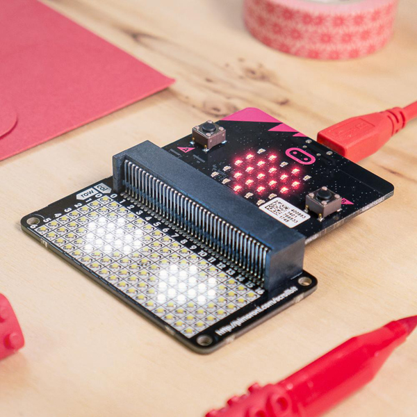 디바이스마트,오픈소스/코딩교육 > Micro:Bit > 마이크로비트 센서/모듈,Pimoroni,마이크로비트 17x7 매트릭스 LED 보드 scroll:bit [PIM353],micro:bit 보드 호환 / 밝은 흰색 픽셀의 17x7 매트릭스 (총 119 개) / 각 픽셀의 개별 PWM 밝기 제어 / 납땜 불필요
