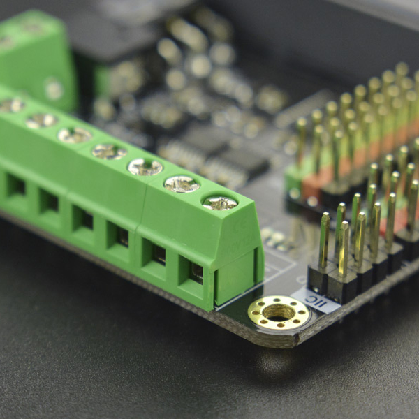 디바이스마트,오픈소스/코딩교육 > Micro:Bit > 마이크로비트 확장/변환보드,DFROBOT,마이크로비트 모터 드라이버 확장보드 [DFR0548],마이크로 : 비트 드라이버 확장 보드로 IIC 외장 드라이브 칩을 사용하여 모터와 서보 모터를 제어하고 2개의 IIC 핀만 사용하며 다른 리소스를 차지하지 않고 모터 및 서보 이중 제어 가능 / 디지털 출력 전압 : 0V / 3.3V / 아날로그 출력 전압 : 0 ~ 3.3V DC / DC Motor x 4 또는 Step Motor x 2