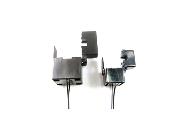 디바이스마트,센서 > 전류센서 > 전류센서,화인트랜스텍,개폐형 전류센서(FS9L8),-소형사이즈로 다양한 전력설비에 사용가능 -소 전류 모니터링 및 보호용도에 적합 -미세전류에서도 가감도 가능 -우수한 정밀도 대비 저렴한 가격 -측정 전류범위:0.1A ~ 8.0A -주파수:10Hz ~2KHz -출력값:AC 0.63mV~500mV