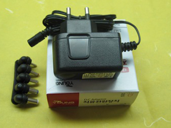 디바이스마트,케이블/전선 > PC/네트워크/통신 케이블 > 전원/파워 케이블,태영전자,벽걸이형 아답터 TY-2000 (12V 1A),입력전압   : AC 100V~245V 출력전압   : DC 12V - 0.85A (850mA)   제품크기   : W 32 / H 72 / D 42  m/m (PLUG 제외), DC JACK 종류는 총 5가지로 다양하게 사용이 가능.