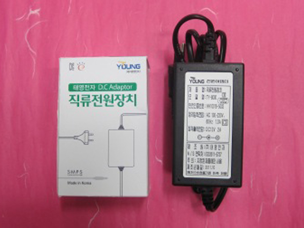 디바이스마트,케이블/전선 > PC/네트워크/통신 케이블 > 전원/파워 케이블,태영전자,양쪽 케이블형 아답터 PG-057 (24V 1A),입력전압   : AC 100V~245V 출력전압   : DC 24V - 1A (1000mA)   제품크기   : W 53 / D 84 / H 31  m/m  , DC JACK 종류는 총 5가지로 다양하게 사용이 가능