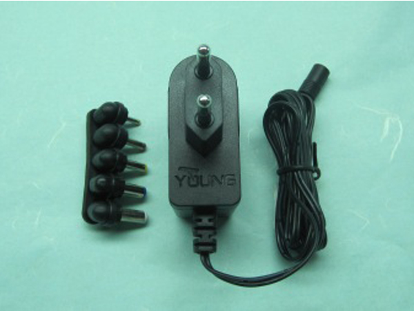 디바이스마트,전원/파워/배터리 > 전원/파워소스 > 전원아답터 > 3V 아답터,태영전자,벽걸이형 아답터 TY-01048 (3V 300mA),입력전압   : AC 100V~245V  출력전압   : DC 3.3V - 0.3A (300mA)   제품크기   : W 27 / H 62 / D 32  m/m (PLUG 제외), DC JACK 종류는 총 5가지로 다양하게 사용이 가능.