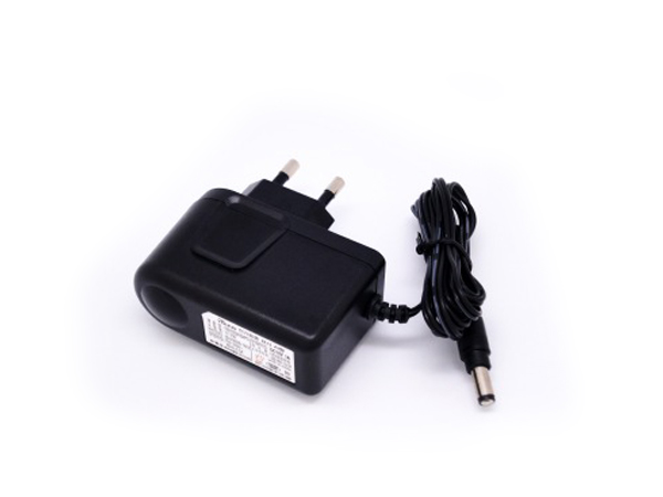 디바이스마트,전원/파워/배터리 > 전원/파워소스 > 전원아답터 > 3V 아답터,태영전자,벽걸이형 아답터 TY-01034 (3.3V 1.5A),입력전압   : AC 100V~245V  출력전압   : DC 3.3V - 1.5A (1500mA)   제품크기   : W 32 / H 72 / D 42  m/m (PLUG 제외), DC JACK 종류는 총 5가지로 다양하게 사용이 가능.