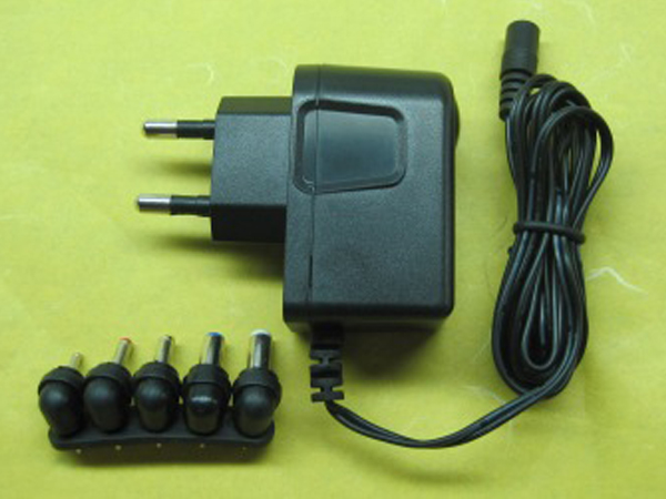 디바이스마트,전원/파워/배터리 > 전원/파워소스 > 전원아답터 > 3V 아답터,태영전자,벽걸이형 아답터 TY-01034 (3.3V 1.5A),입력전압   : AC 100V~245V  출력전압   : DC 3.3V - 1.5A (1500mA)   제품크기   : W 32 / H 72 / D 42  m/m (PLUG 제외), DC JACK 종류는 총 5가지로 다양하게 사용이 가능.