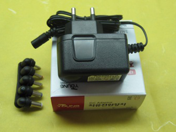 디바이스마트,전원/파워/배터리 > 전원/파워소스 > 전원아답터 > 3V 아답터,태영전자,벽걸이형 아답터 TY-01034 (3.3V 1.5A),입력전압   : AC 100V~245V  출력전압   : DC 3.3V - 1.5A (1500mA)   제품크기   : W 32 / H 72 / D 42  m/m (PLUG 제외), DC JACK 종류는 총 5가지로 다양하게 사용이 가능.