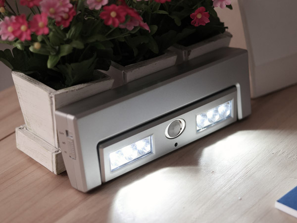 디바이스마트,LED/LCD > LED 관련 상품 > 램프,Coms,램프(센서 감지형) 6LED [NO225],사이즈 : 175x53x25mm / 전원 : AA 건전지 3개 / 색상 : 화이트(White) / 센서 감지 거리 : 3M / 180도 회전 , 각도조절 / 구성품 : 고정 못 1개+양면테이프 1개