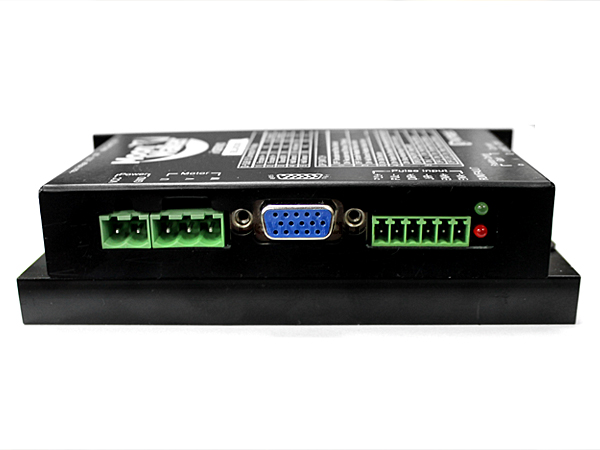 디바이스마트,기계/제어/로봇/모터 > 모터드라이버 > 브랜드(MoonWalker) 모터 드라이버 > i Servo BLDC,MoonWalker,MW-SBL24D200S-v2,MoonWalker 드라이버 시리즈의 첫번째 BLDC모터 서보 드라이버입니다. 특정모터에 커스터마이징된 제품이 아닌, 광학식 엔코더가 장착된 어떠한 BLDC모터에서도 튜닝하여 정밀용으로 사용이 가능한 제품입니다. 만약 엔코더가 없는 경우, 홀센서 신호만으로 위치 및 속도제어가 가능합니다. 또한 각종 게인 튜닝 및 기능설정을 PC에 연결해야하는 번거로움을 없애고자, 제어기에 스위치나 볼륨 등을 이용할 수 있도록 제작하였습니다. Operating Volta