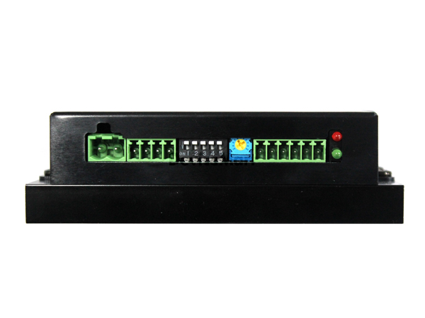 디바이스마트,기계/제어/로봇/모터 > 모터드라이버 > 브랜드(MoonWalker) 모터 드라이버 > i Step,MoonWalker,MW-VSTB24D3S-v2,2상 바이폴라 PWM 정전류 쵸퍼 드라이브 입력 전압 : DC 12V ~ 30V, 구동 전류 : 0 ~ 3A (딥스위치 설정), 1/128 까지 마이크로스텝구동가능. 포토커플러를 이용한 입력 제어신호 적용으로 외부 노이즈의 영향을 최소화 하였으며, 모터 정지시에 자동으로 전류를 70%수준까지 낮춤으로 발열 및 에너지 소모를 줄일 수 있는 경제적인 제품입니다!!