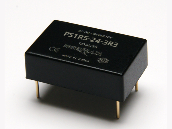 디바이스마트,전원/파워/배터리 > DC-DC 컨버터 모듈 > 강하형 모듈(실장) > 절연 스위칭 모듈,Power Plaza,PS1R5-24-3R3,실장형 / 고정출력전압 / 1chch 출력 / 강하형 1.5W 절연 스위칭 컨버터 / 입력전압 : 18V~32V / 출력전압 : 3.3V / 출력전류 : 300mA / 변환효율 : 최대 70% / 절연전압 : 500V / 스위칭 주파수 : 300kHz / 입력단자 : 스루홀 핀 / 출력단자 : 스루홀 핀 / 패키지 : 밀폐형 모듈