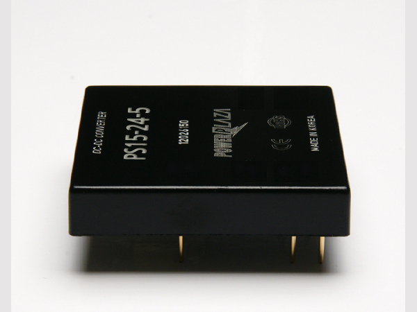 디바이스마트,전원/파워/배터리 > DC-DC 컨버터 모듈 > 강하형 모듈(실장) > 절연 스위칭 모듈,Power Plaza,PS15-24-5,실장형 / 고정출력전압 / 1chch 출력 / 강하형 15W 절연 스위칭 컨버터 / 입력전압 : 18V~32V / 출력전압 : 5V / 출력전류 : 2.4A / 변환효율 : 최대 85% / 절연전압 : 500V / 스위칭 주파수 : 300kHz / 입력단자 : 스루홀 핀 / 출력단자 : 스루홀 핀 / 패키지 : 밀폐형 모듈