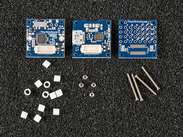 디바이스마트,오픈소스/코딩교육 > 파이썬/IoT 개발 보드 > TINYDUINO,TinyCircuits,TINYDUINO BASIC KIT - COIN CELL VERSION,타이니두이노 베이직 키트 코인 셀 버전입니다. 구성품은 상품상세설명을 참고해주세요