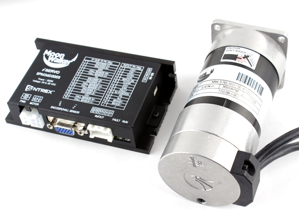 디바이스마트,기계/제어/로봇/모터 > 모터드라이버 > 브랜드(MoonWalker) 모터 드라이버 > i Servo BLDC,MoonWalker,MW-SPM36D200S-v2,사용자 편의성을 강화시킨 BLDC 서보 모터 드라이버 입니다. Auto Tunning 기능 으로 인해 간편하게 사용자 환경에 맞는 제어 파라미터 설정이 가능합니다. 모터의 특성과, 모터에 연결된 부하량을 탐지하여 내부 제어기가 돌아가므로, 매우 신속하게 목표로 하는 위치/속도 에 도달하게 됩니다. Power: 200W, Operating Voltage: 24~36V, Operating Current: 10A, Peak Current: 20A