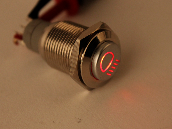 디바이스마트,스위치/부저/전기부품 > 스위치 > 푸쉬버튼 스위치 > 메탈 스위치,NW3 (New3),LED 메탈 푸쉬락 스위치 12V (자동차 전조등),푸쉬락(PUSH LOCK) 스위치 / 색상: RED (조광형)) / 정격 전류 : 3A / 정격전압-AC : 250 VAC / 재질 : Chrome / 홀가공 : 16mm / 스위치 : 18mm / LED발광 전조등 / 노브 돌출 타입 / 생활방수 / 자동차 라이트 스위치 입니다.