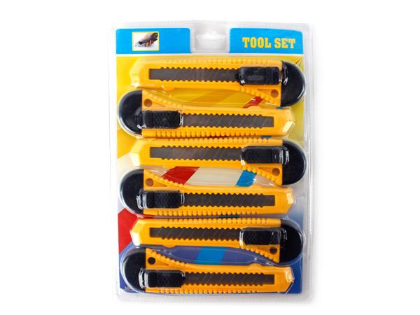 디바이스마트,수공구/전자공구/전동공구 > 작업공구 > 절단/컷터류 > 칼/칼날,NTY (중국),커터칼 6P 세트 [NTY-HK2206],사무용, 디자인용, 공작용, 공업용 등 다양하게 사용가능한 최상의 그립감을 제공하는 품질 좋은 커터칼입니다. 칼날이 무뎌지면 교체하여 사용할 수 있어 반영구적인 사용이 가능합니다. 커터칼 6P로 구성된 커터칼 세트입니다.