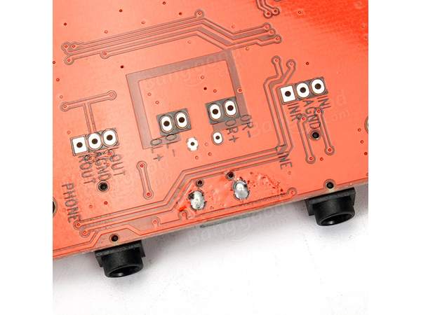 디바이스마트,MCU보드/전자키트 > 통신/네트워크 > 블루투스/BLE,SZH,다기능 블루투스 4.1 오디오 리시버 모듈 [SZH-EKAD-127],블루투스 3.0 및 4.0, 4.1의 세가지 모드로 작동 가능한 오디오 리시버 모듈 / 블루투스 작동 거리 : 최대 3~20M / 기능 : 블루투스 핸즈프리, 스테레오 A2DP / 주파수 : 2.4Ghz / 미디어 인터페이스 : USB 및 TF카드 / 오디오 입력 : 3.5mm 스테레오, 2.0 오디오 입력 플러그 / 전원 : miniUSB, 5V / 크기 : 62mmx50mm★2pin*2 / 3pin*2 으로 출고됩니다★