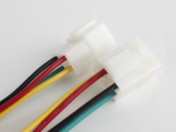 디바이스마트,커넥터/PCB > 직사각형 커넥터 > 하네스 케이블 > 자동차 하네스,NW3 (New3),하네스 커넥터 DJ6.3 4핀-4핀 케이블,4핀 AWG18, 암-수 듀얼, 길이 약 40cm, LED 배선, 자동차 차량 배선, 각종 DIY 작업에 많이 사용하는 하네스 커넥터 입니다.  / ※제조사에 따라서 커넥터 모양이 변경될 수 있습니다 (랜덤)