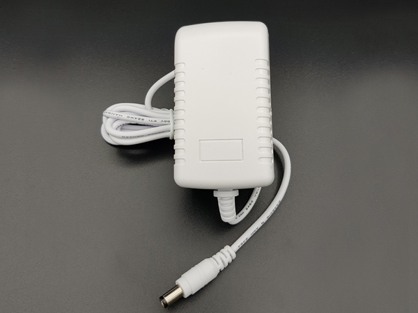 디바이스마트,오픈소스/코딩교육 > 아두이노 > 아두이노 케이스/악세사리,SZH,오딧세이(ODYSSEY) 호환 12V 2A KC 인증 아답터 [SZH-PSU03],미니PC 오딧세이(ODYSSEY) 및 아두이노 등의 마이크로컨트롤러 제품에 전원을 공급할 수 있는 12V 2A 아답터 / 잭 : 5.5mm/2.1mm(외경/내경) / 정격출력 : DC 12V 2A / 정격입력 : 100 - 240V / 50-60Hz / 0.8A / 사이즈 : 46mm X 82mm X 67mm