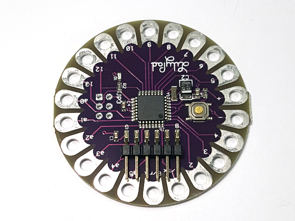 디바이스마트,MCU보드/전자키트 > 전원/신호/저장/응용 > 웨어러블 > 보드/모듈/키트,SZH,릴리패드 호환보드 Lilypad Compatible [SZH-EKAD-132],작동,입력 전압 : 2.7V ~ 5.5V / 디지털 I / O 핀 : 14개 (6개는 PWM 출력 제공) / 클럭 속도 : 16MHz