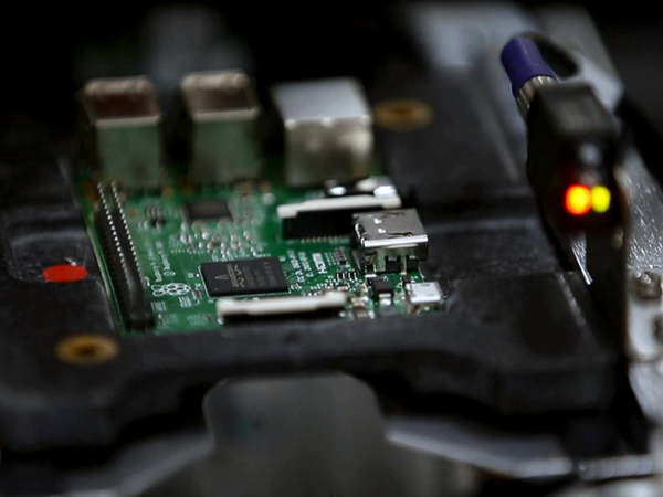 디바이스마트,오픈소스/코딩교육 > 라즈베리파이 > 라즈베리파이 보드,라즈베리파이,라즈베리파이3 (Raspberry Pi 3 Model B) + 5V/3A 아답터 + 방열판,1.2GHz Quad-Core ARM Cortex-A53 / 802.11 b/g/n Wireless LAN + Bluetooth 4.1 (Bluetooth Classic and LE) / 1GB RAM / 3ModelB+