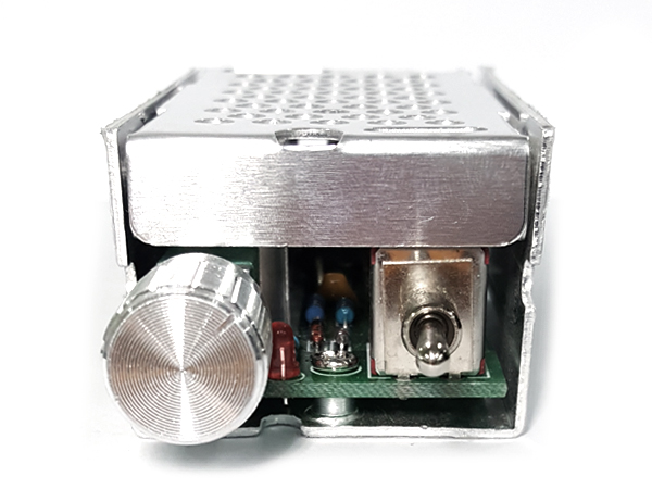 디바이스마트,기계/제어/로봇/모터 > 모터드라이버 > DC모터 드라이버 > 300W 이하 DC모터 드라이버,SZH,PWM 12V - 40V 5A DC모터 속도 제어 컨트롤러 [SZH-MSC-011],입력 전압: DC 12V - 40V / 전력: 120W / 전류: 3A - 5A / Size: 70mm X 39mm X 31mm