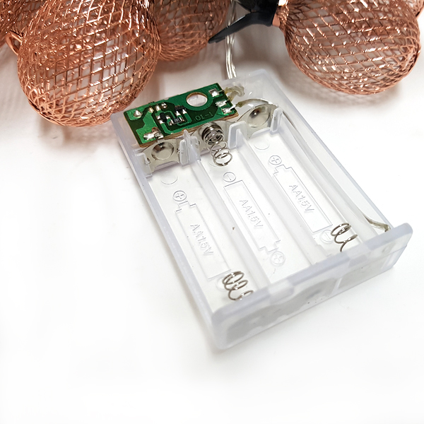 디바이스마트,LED/LCD > LED 인테리어조명 > 장식용 LED,SZH-LD,LED 파인애플 전구 가랜드/로즈골드(3m) [SZH-LB71],사이즈 : 34x45mm / 전원 : AA건전지 3개 / 색상 : 로즈골드(Rose Gold)