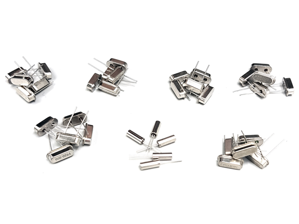 디바이스마트,RLC/수동소자 > 엔지니어 샘플키트 > 크리스탈 키트,SZH,DIP 크리스탈 7종 키트 [NT-KIT-CT001],1종당 5개 구성 7종 키트 / NT-봉지키트 시리즈. 간편한 비닐 포장으로 가격 거품을 뺀 저가형 키트입니다.