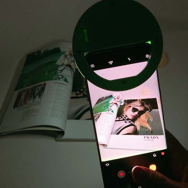 디바이스마트,리퍼브존 > 리퍼브샵,SZH,[리퍼제품] 스마트폰 LED 클립형 블랙 [ZR040],★리퍼 제품 , 오래된 재고 , 반품/취소 불가!!★  장소에 상관없이 간편하게 조작하여 사용 가능한 스마트폰LED .파티, 캠핑 등 셀피족들의 필수품입니다.