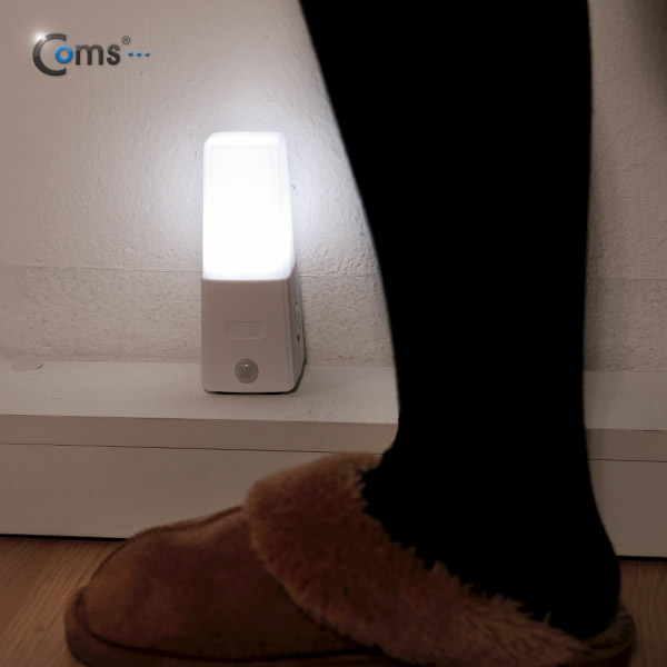 디바이스마트,LED/LCD > LED 인테리어조명 > LED 센서등/직부등,Coms,Coms 램프(센서등 감지형) 3LED 스탠드 타입, 수동/자동 점등 선택스위치(AAA*3) [NO226],사이즈 : 47x45x124mm / 전원 : AAA 건전지 사용(미포함) , 5V / 색상 : 화이트(White) / 전선 플러그가 필요없는 무선 센서등, LED 수동/자동 점등 스위치, 고휘도 3LED 백색 컬러, 스탠드형으로 다양한 곳에 사용 가능(풋등)