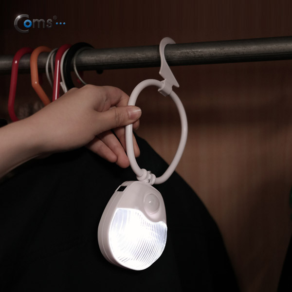 디바이스마트,LED/LCD > LED 인테리어조명 > LED 센서등/직부등,Coms,Coms 램프(센서등 감지형) 2LED 고리 타입, 수동/자동 점등 선택스위치(AA*3) [NO227],사이즈 : 94x85x30mm / 전원 : AAA 건전지 사용(미포함) , 5V / 색상 : 화이트(White) / LED 수동/자동 점등 선택 스위치, 고휘도 2LED 백색 컬러, 360도 회전 제품으로 다양한 각도 사용 가능, 고리 형태 다양한 곳에 거치 사용가능