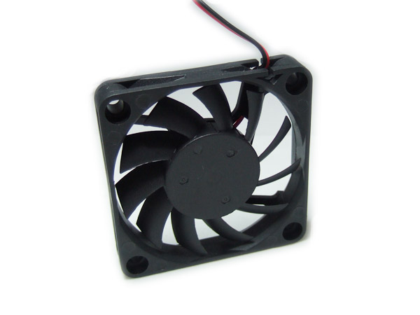 디바이스마트,기계/제어/로봇/모터 > 모터류 > 팬모터 > Sleeve 베어링 타입 팬모터,,DA06010S24H(24v)-팬모터,Size: 60 x 60 x 10 mm / 각종 방열의 필수품! 방열판을 이용하여 냉각하기 탁월함.펠티어냉각소자(TE COOLER)와 함께 사용하면 더욱 좋습니다.