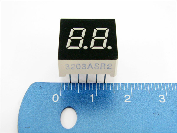 디바이스마트,LED/LCD > FND/도트매트릭스 > FND(세그먼트LED) > FND,Any Vendor,3203ASR2,배열 : 2자리 / 사이즈 : 15.5x15mm / 전압 : 2.25V / 전력 : 40mW / 색상 : 레드(Red) / Anode타입