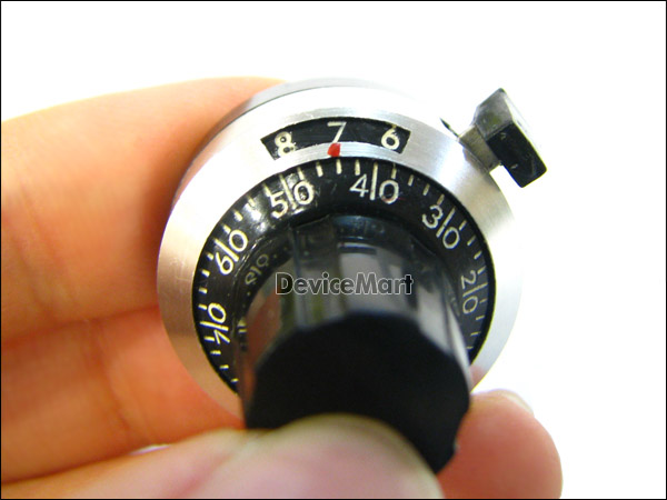 디바이스마트,RLC/수동소자 > (R) 저항 > 가변저항(포텐셔미터) > 노브/악세사리,BI Technologies,BI Technologies 2694,샤프트 지름 : 6mm / 샤프트 길이 : 30mm / 샤프트 타입 : Slotted / 10턴 노브 / 10TURN-KNOB-2694 / Model 2694 / Turns Counting Dial 7/8' Diameter Analog For 6 mm shaft