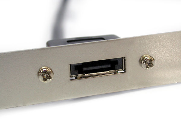 디바이스마트,케이블/전선 > PC/네트워크/통신 케이블 > SATA/HDD 케이블,강원전자,NETmate ESATA-ESATA(브라켓) 케이블 0.5M [ESATA],ESATA-ESATA 브라켓 케이블 / 길이 : 0.5M