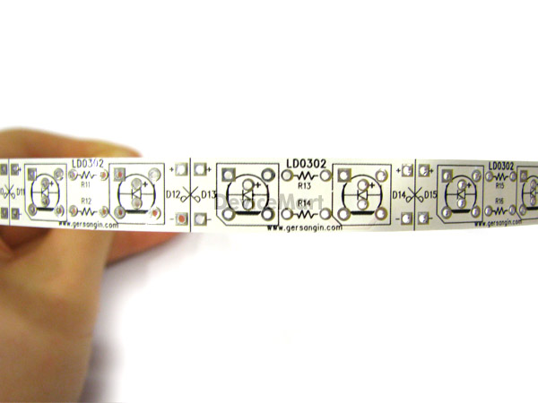 디바이스마트,커넥터/PCB > PCB기판/관련상품 > 특수기판 > LED용 PCB,거상인,[LD 3020] 휘어지고 가위로 잘리는 - DIP LED 기판,Type : LED 기판 &#8211; DIP타입 5Φ, 3Φ, 하이플럭스 겸용으로 사용 가능/ Size : 10 * 300mm (LED 20EA 실장 가능)/ METERIAL : FR-4 