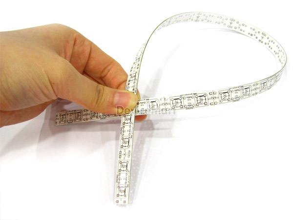 디바이스마트,커넥터/PCB > PCB기판/관련상품 > 특수기판 > LED용 PCB,거상인,[LD 1812] 휘어지고 가위로 잘리는 - DIP LED 기판,Type : LED 기판 &#8211; DIP타입 5Φ, 3Φ, 하이플럭스 겸용으로 사용 가능 / Size : 10 * 180mm (LED 12EA 실장 가능) / METERIAL : FR-4 