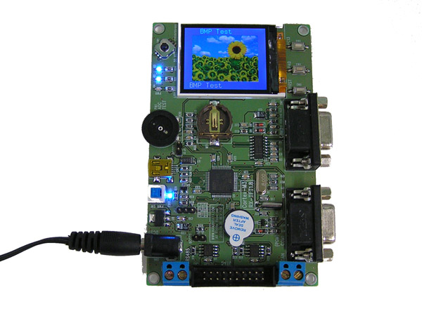 디바이스마트,MCU보드/전자키트 > 프로세서/개발보드 > ARM > Cortex-M3,한진데이타,STM32-CAT(RX-TFT1.8),최신 Cortex-M3 STM32 제품으로 일반 ARM7TDMI보다 35% 빠른 수행능력과 코드사이즈를 45% 줄일 수 있으며, AD입력을 통한 테스트용 가변저항을 다루는 등 제공되는 예제프로그램 을 통한 다양한 실험을 할 수 있는 특징이 있습니다