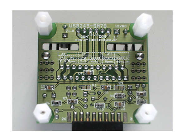 디바이스마트,MCU보드/전자키트 > 개발용 장비 > USB/RS232/RS485 컨버터,씨링크테크,USB245-SM78,USB245-IF(V2.0)에 연결하여 사용하는 모듈로 PC에서 Stepping Motor (2상 Unipolar)를 제어합니다. 스테핑 모터를 PC에서 간단히 조작할 수 있어 정확한 위치 제어, 속도 제어에 편리합니다.