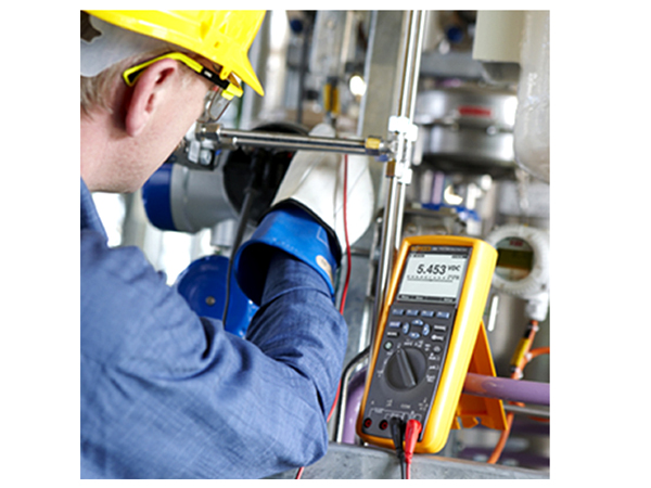 디바이스마트,계측기/측정공구 > 전기/전자 계측기 > 휴대형멀티미터,FLUKE,FLUKE-289,백색 백라이트의 50,000 카운트, 1/4 VGA 큰 디스플레이 화면 , 데이터로깅, 트렌드캡쳐: 설계와 공정 성능 측정이나 부재시 시스템 모니터링을 위한 최적의 기능입니다.