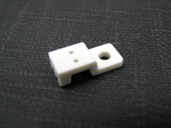 디바이스마트,반도체/전자부품 > 트랜지스터/FET > TR용 악세사리,TAIWAN-KY,PARTS 하우징 NH-1,큰 홀사이즈 3.2파이, 작은 홀 2개 사이즈 1.2파이,두께가 2mm인 보드 고정용 PARTS 하우징입니다. 