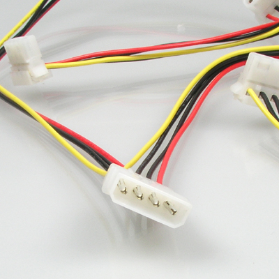 디바이스마트,케이블/전선 > PC/네트워크/통신 케이블 > SATA/HDD 케이블 > HDD/ODD용 IDE 케이블,Coms,12V 전원 4분배 케이블 - 길이 47Cm [P2616],12V 전원 4분배 케이블 / 길이 : 47cm / Y자형 / 1선에 2개씩의 4핀 Female 단자 / 1개의 전원 포트로 총 4개의 장치의 전원을 연결