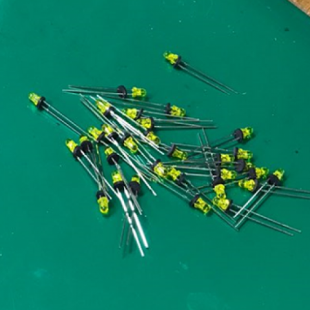 디바이스마트,LED/LCD > LED 관련 상품 > LED 고무 지지대,Any Vendor,LED지지대-1mm,길이 : 1mm , 피치 2.54mm , 5파이 / 소재 : 고무