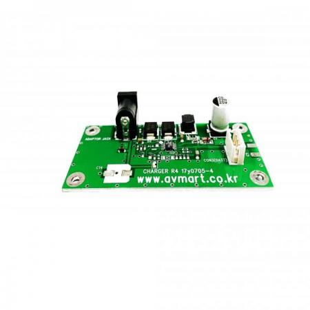 디바이스마트,MCU보드/전자키트 > 전원/신호/저장/응용 > 충전/배터리/전원,(주)케이 벨,리튬폴리머 7.4V 충전기 모듈(KB3652-7V4),제조사 : 케이벨 / 표시방식 : LED / 배터리 소재 : 리튬폴리머 Li-Po / 셀 규격 : 2S1P / 입력전압 : DC 16V~20V / 배터리전압 : 7.4V / 출력전류(최대) : 1A / 입력단자 : DC잭 5.5×2.1 소켓