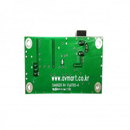 디바이스마트,MCU보드/전자키트 > 전원/신호/저장/응용 > 충전/배터리/전원,(주)케이 벨,리튬폴리머 7.4V 충전기 모듈(KB3652-7V4),제조사 : 케이벨 / 표시방식 : LED / 배터리 소재 : 리튬폴리머 Li-Po / 셀 규격 : 2S1P / 입력전압 : DC 16V~20V / 배터리전압 : 7.4V / 출력전류(최대) : 1A / 입력단자 : DC잭 5.5×2.1 소켓